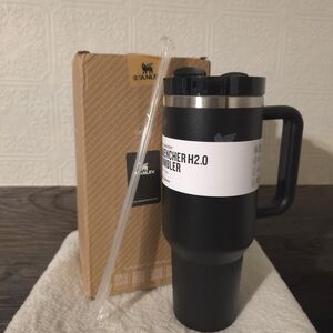 Stanley 40oz Quencher H2.0 Tumbler Matte Black NEW In Box w/ Straw